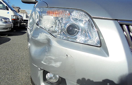 保険を使って修理するか迷っています。